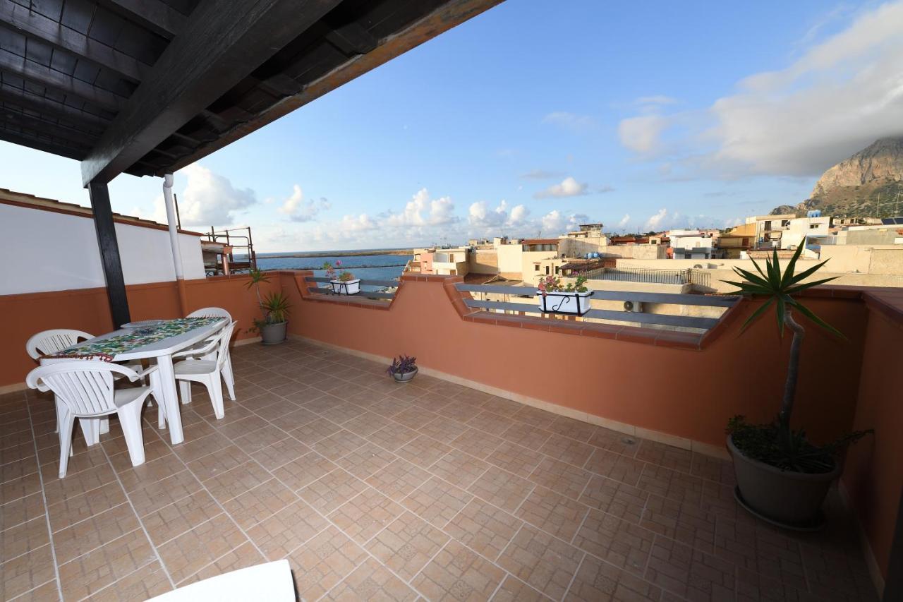 By The Sea Bed and Breakfast Terrasini Buitenkant foto