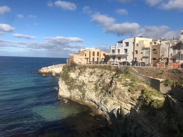By The Sea Bed and Breakfast Terrasini Buitenkant foto